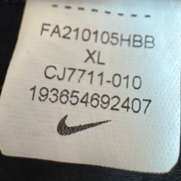 Nike DriFit Black Breathable Base Layer Long Sleeve Shirt Top Youth Boy XL - Picture 3 of 11